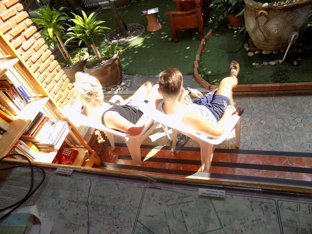 The Oasis Hostel (Adults Only) Бангкок Екстер'єр фото