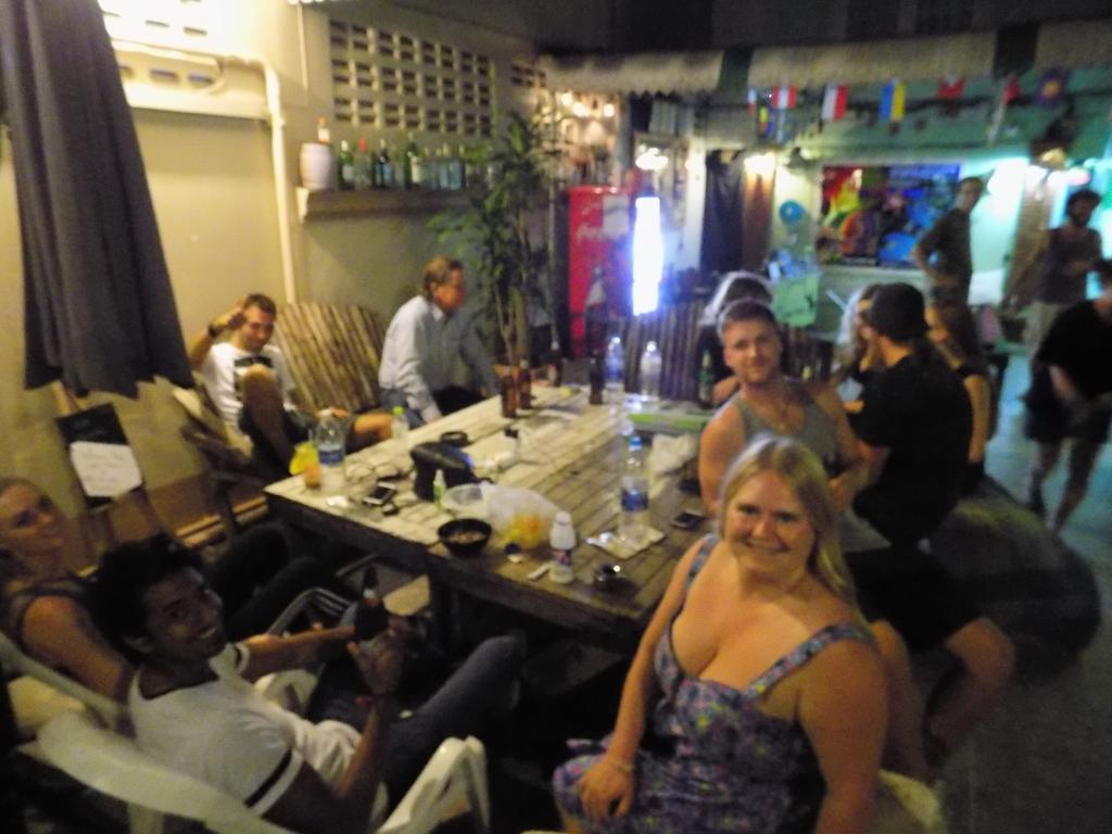 The Oasis Hostel (Adults Only) Бангкок Екстер'єр фото